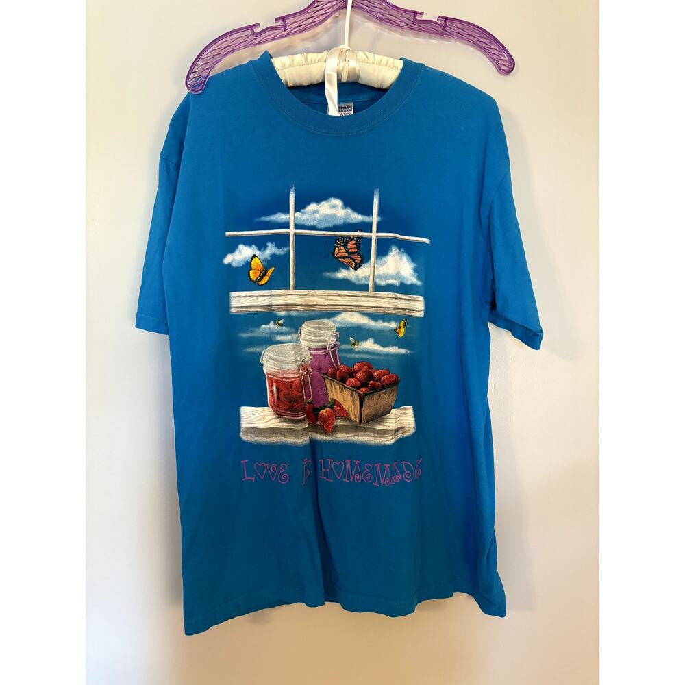 Vintage Graphic Berries and Jam T-shirt "Love is Homemade"